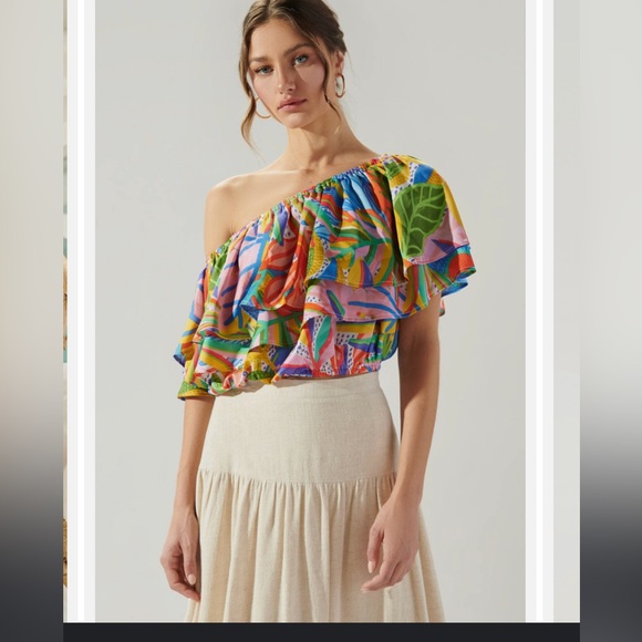 Off the shoulder crop top by Sugarlips - Picture 3 of 9